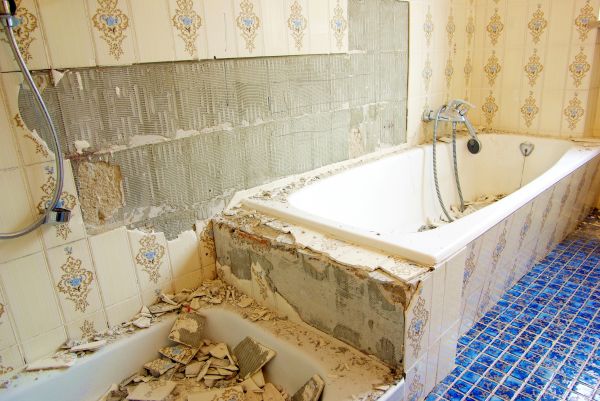 Bathtub Demolition in Eagle